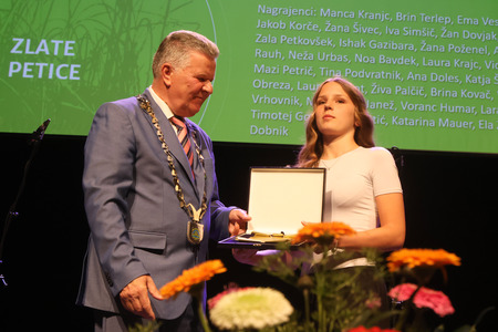 ZLATA PETICA 143 FOTO LJUBO VUKELIČ